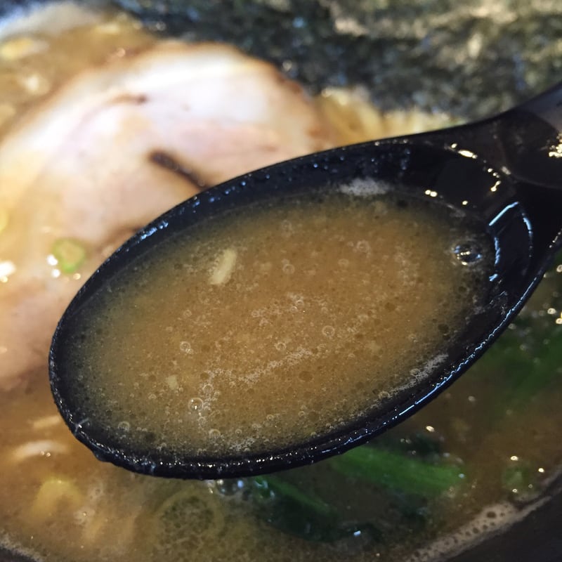 麺屋 新月 河内家醤油 スープ