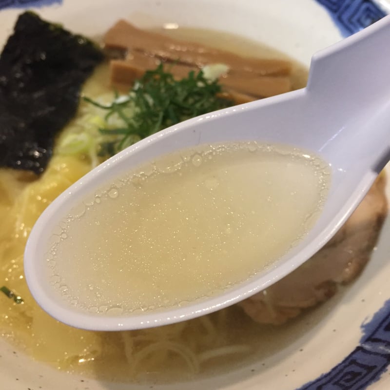 拉麺道場 燃えろドラゴン 海老ワンタン麺(塩) スープ