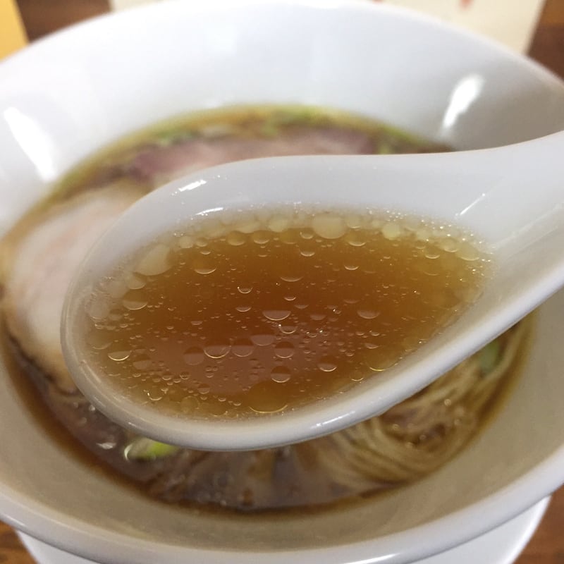 柳麺 多むら 本店 醤油ラーメン スープ