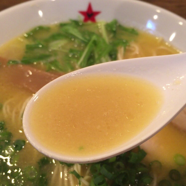 ラーメン男寿狼 鶏骨ラーメン スープ
