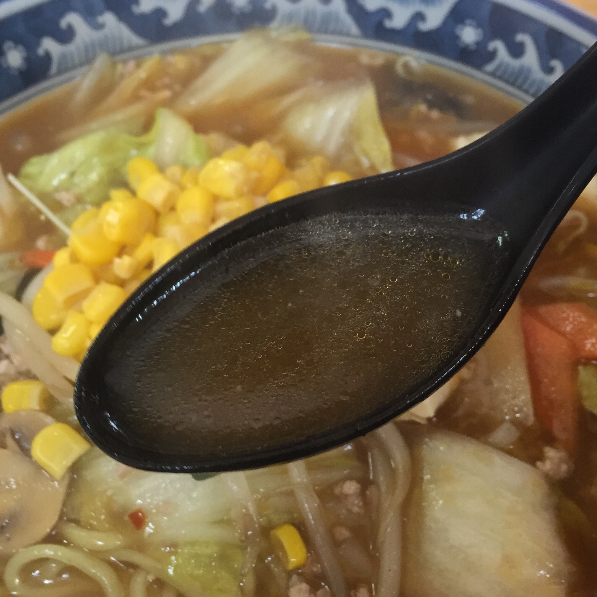 麺ならおまかせ 福龍 マーボラーメン スープ