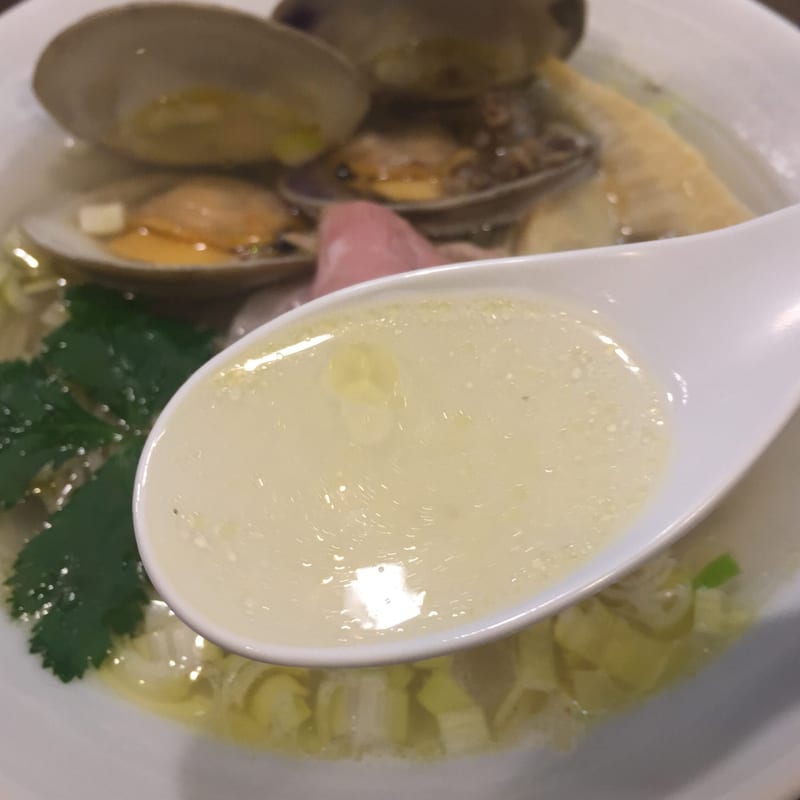ラゥメン大地 秋田市東通 塩らぅめん 塩ラーメン スープ