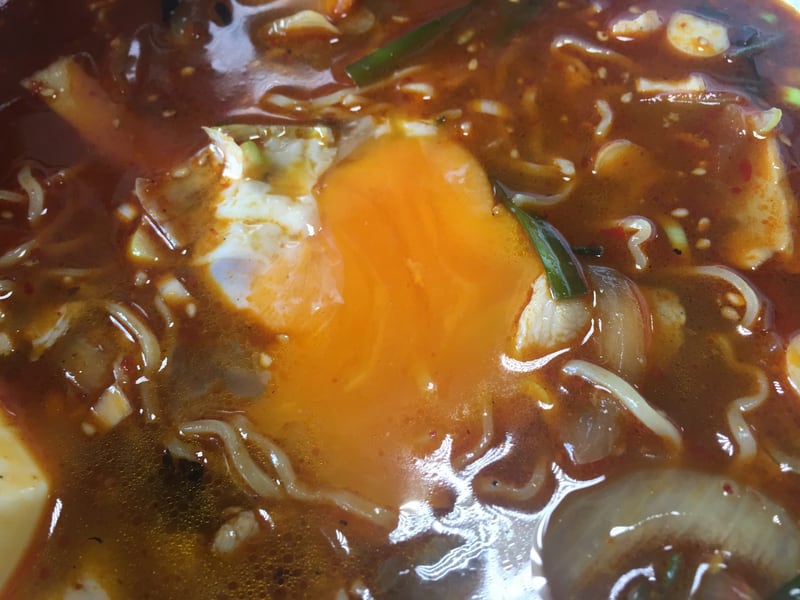 お食事処マルホ 秋田市外旭川 辛い韓国風ラーメン 生卵
