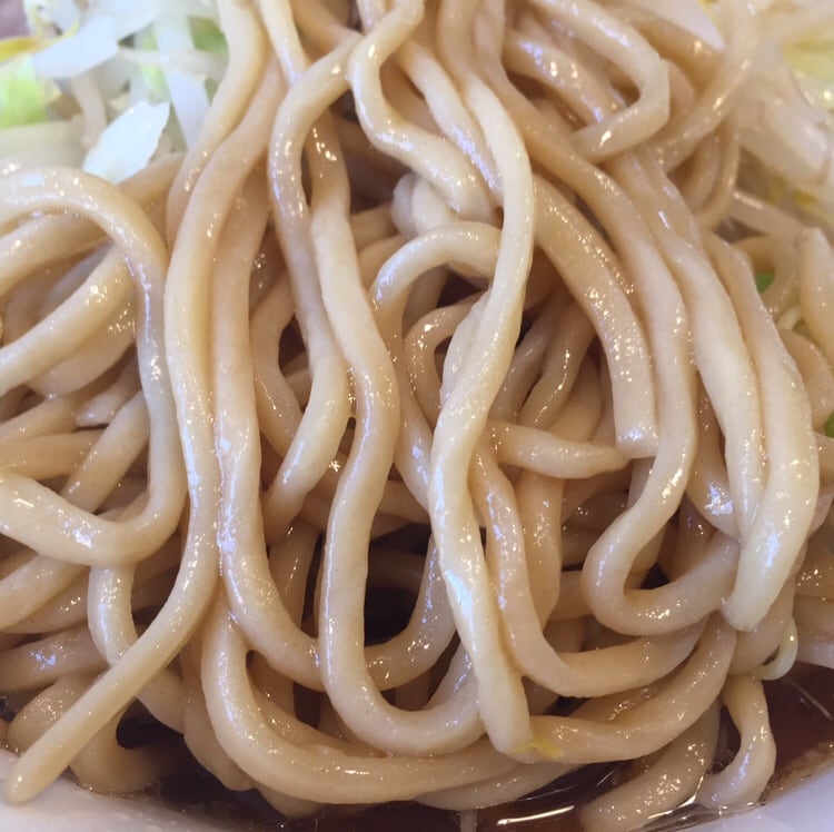 極上拉麺ハンサム侍 秋田県鹿角市花輪 醤油ラーメン 麺