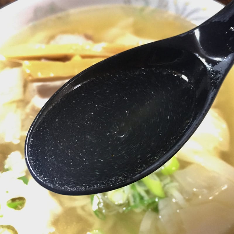 中華そば 華月 秋田県にかほ市金浦 塩ワンタン麺 塩ラーメン スープ