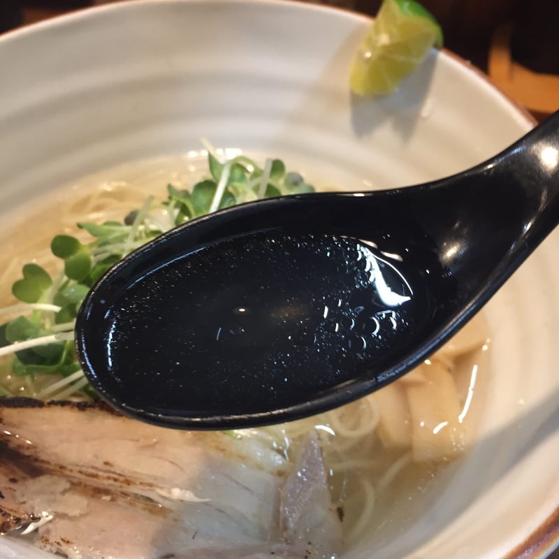 麺屋軌跡 高松本店 香川県高松市 鯛塩ラーメン スープ