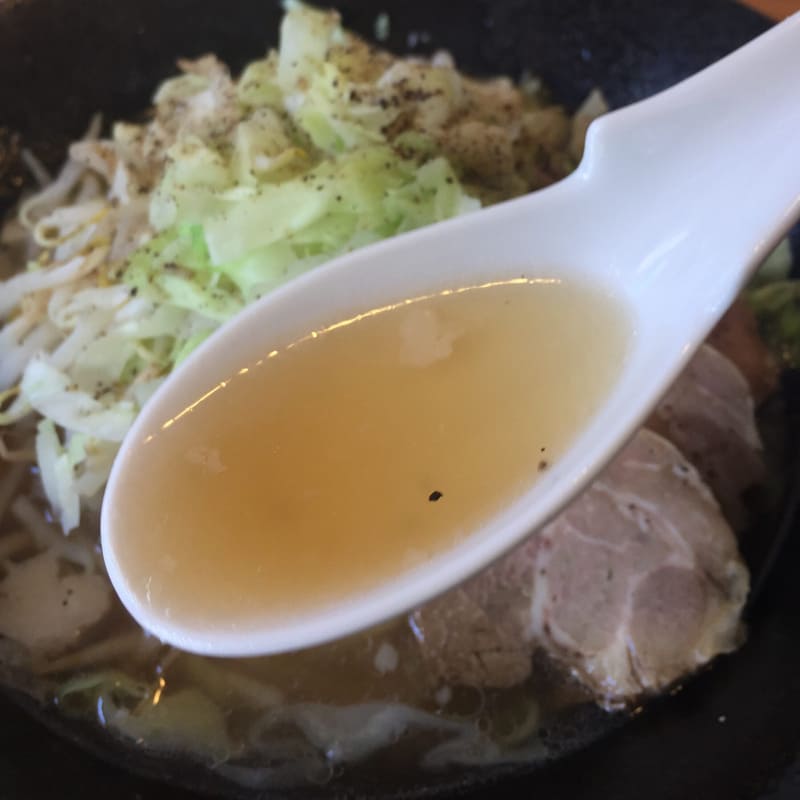 中華料理 王道楼 秋田市茨島 スタミナラーメン スープ