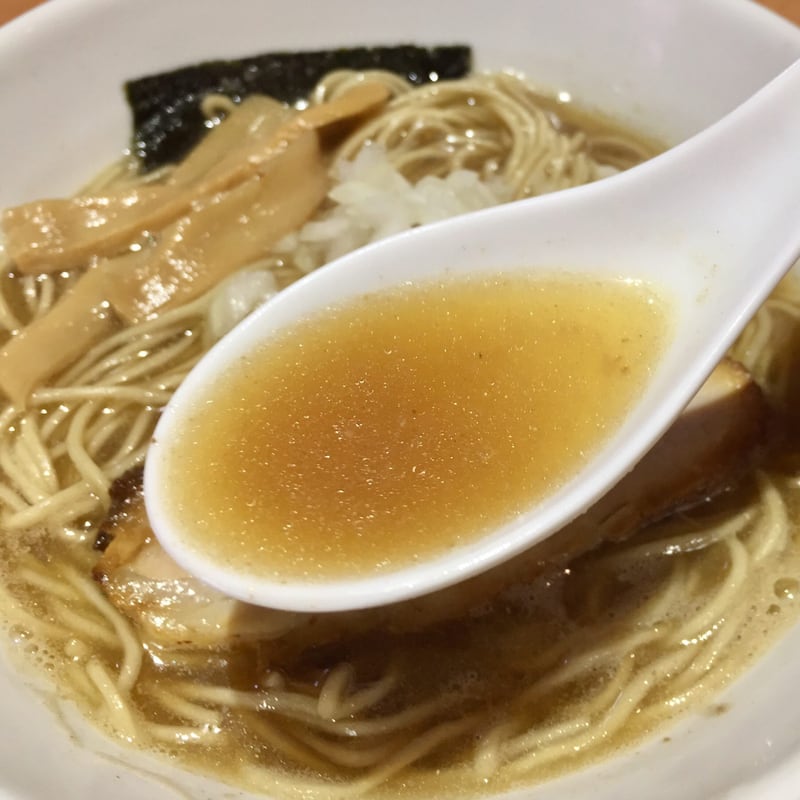 麺家 一鶴 いっかく 富山県富山市 鶏煮干しらーめん スープ