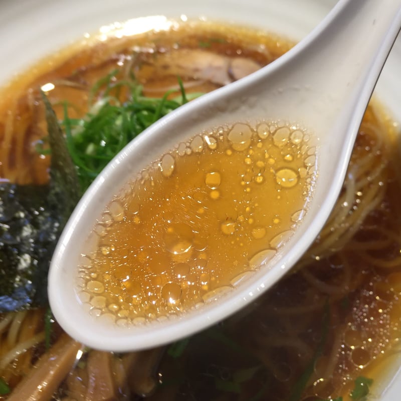 ラーメン巌哲 東京都新宿区西早稲田 醤油 スープ