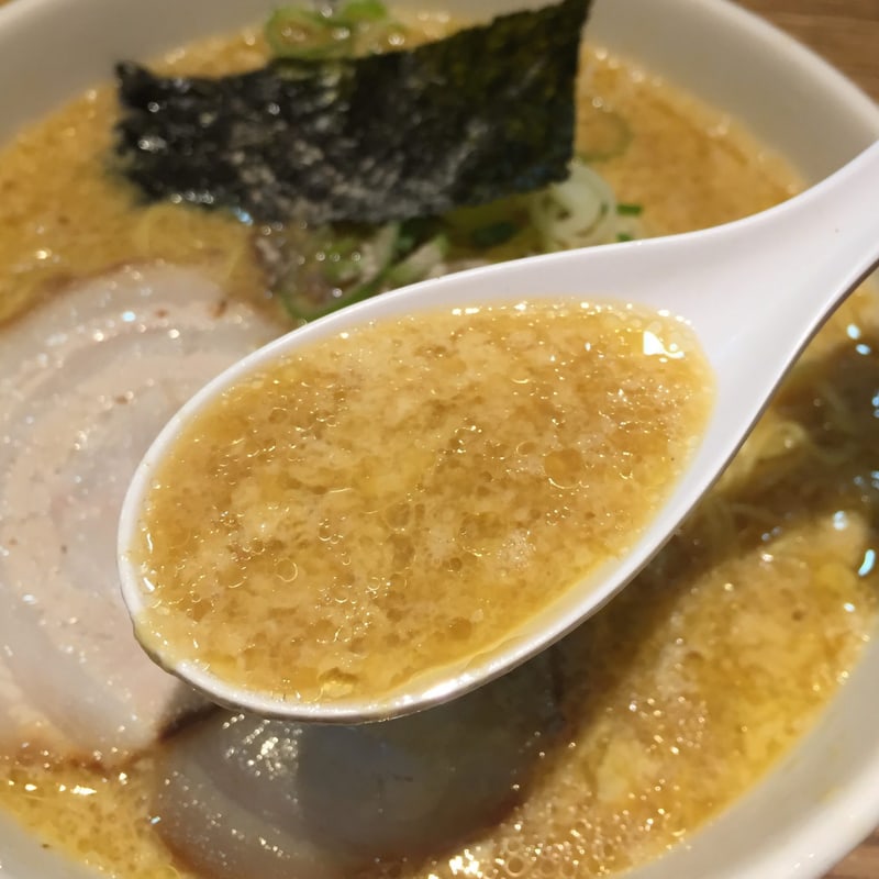 萬珍軒 まんちんけん 愛知県名古屋市中村区 玉子とじラーメン 醤油 スープ