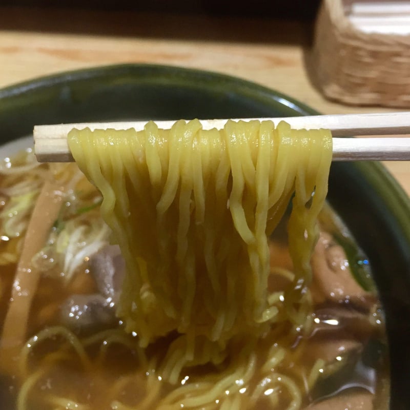 なをこそばや 秋田県横手市雄物川町 ホルモン中華 麺