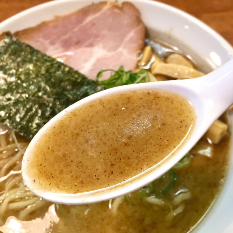 麺匠 うえ田 静岡県熱海市渚町 濃厚魚介とんこつらーめん スープ