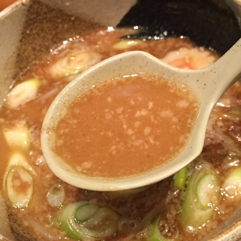 越後秘蔵麺 無尽蔵 だいせん家 秋田県大仙市和合 温つけめん 魚介豚骨つけ麺 つけ汁 スープ