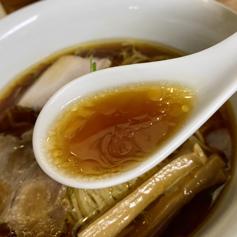 柳麺 多むら 能代本店 秋田県能代市花園町 醤油ラーメン スープ