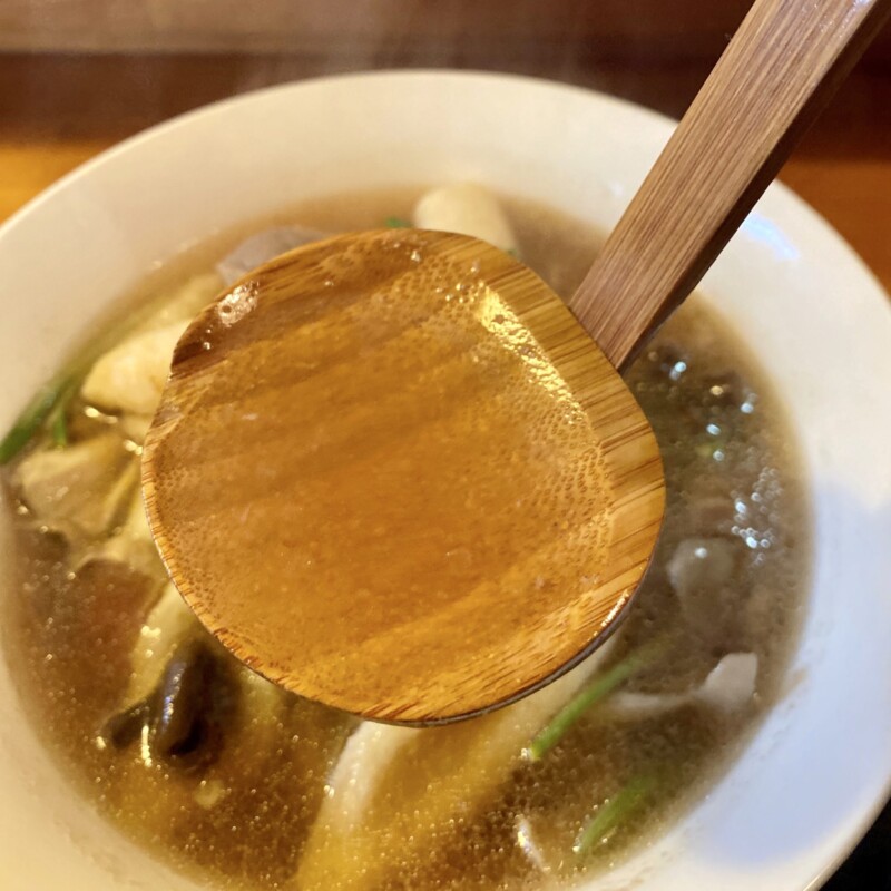 居酒屋いろは 秋田県横手市前郷 きりたんぽらーめん 醤油ラーメン スープ