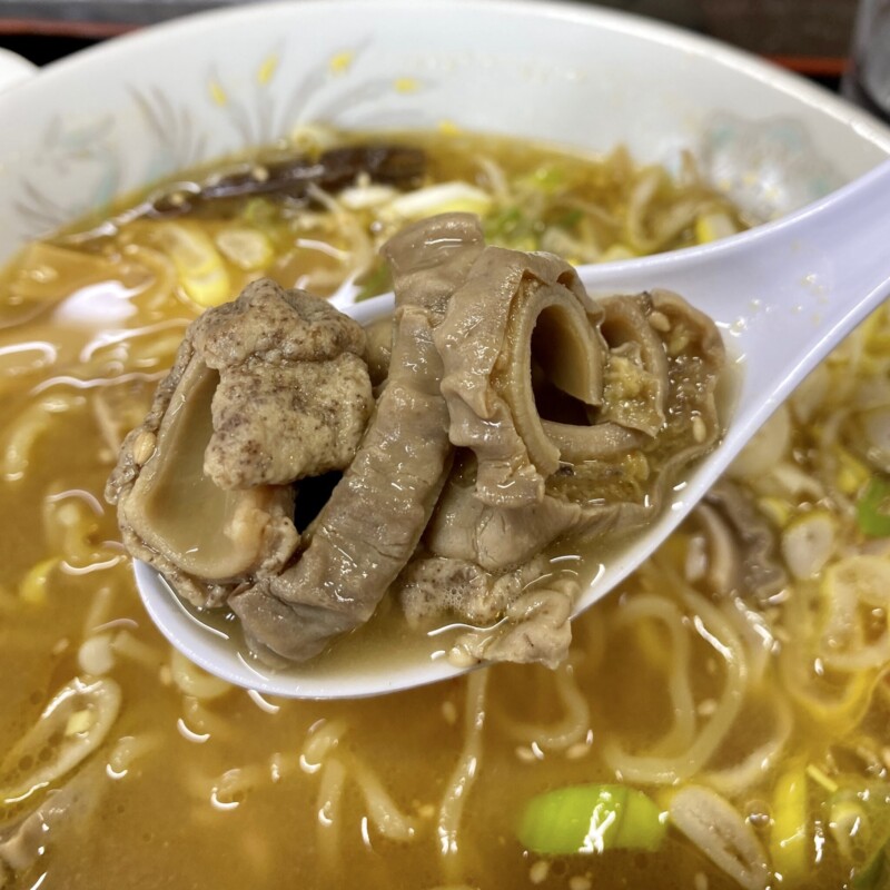 板戸ドライブイン 秋田県大館市比内町八木橋 馬ホルモンラーメン 馬肉ラーメン もつ煮込み