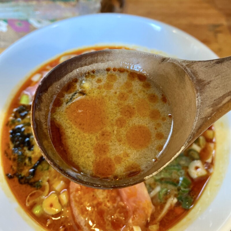 中華そばde小松 デコマツ 秋田県大仙市大曲丸の内 担々麺 スープ