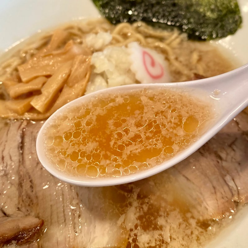 ぶたにぼし 秋田県秋田市中通 醤油ラーメン 無化調 ラーメン スープ