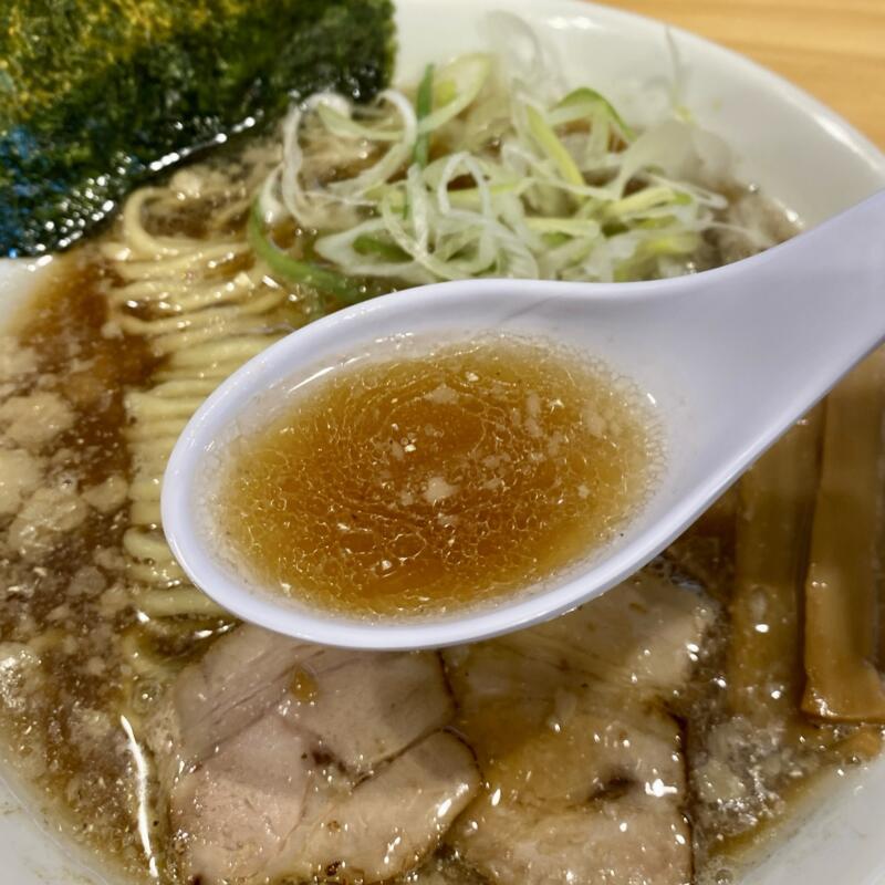 らぁ麺 まっちゃん 秋田県大仙市大曲浜町 醤油らぁ麺 醤油ラーメン スープ