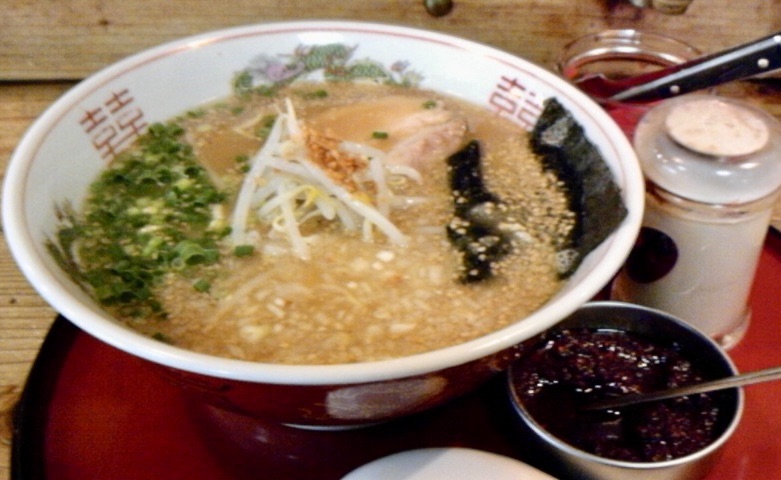 馬さしのさらや 秋田県秋田市八橋 豚骨醤油ラーメン さらやそば(しょうゆ)