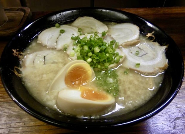 博多とんこつラーメン わ蔵 歌舞伎町店 東京都新宿区歌舞伎町 豚骨ラーメン チャー玉ラーメン