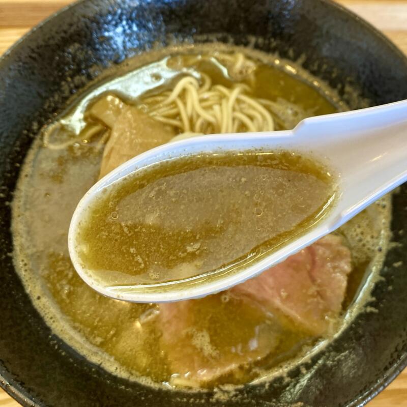 ラーメン 三刀流 秋田県大仙市太田町太田 煮干豚骨ラーメン スープ