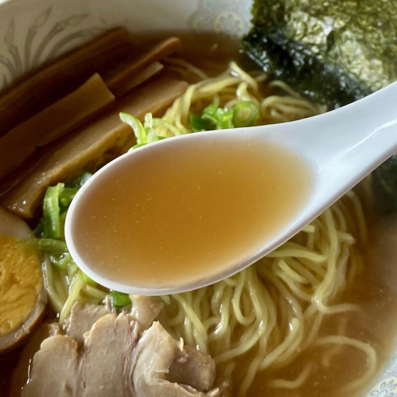 中華料理 知味 ツゥウェイ 秋田県秋田市大住 醤油ラーメン らーめんセット 醤油らーめん スープ