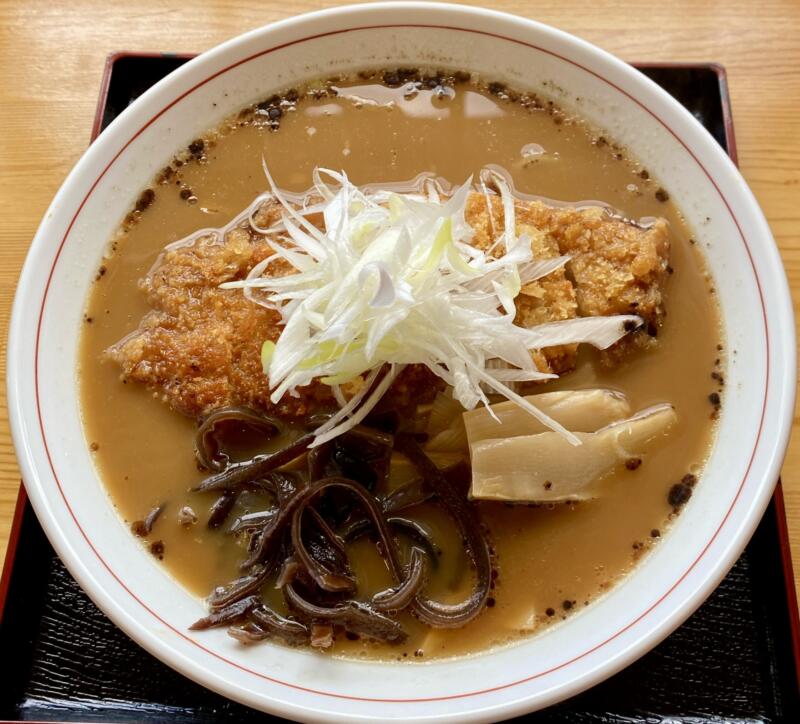 滝の茶屋 孫左衛門 飯屋MAGO 秋田県鹿角郡小坂町上向 道の駅こさか七滝内 桃豚カツらーめん(豚骨醤油) 豚骨醤油ラーメン 十和田湖高原ポークSPF桃豚 小坂かつラーメン