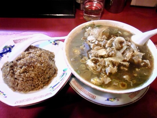 末廣ラーメン本舗 秋田山王本店 秋田県秋田市山王 醤油ラーメン 焼き飯 末廣中華そば並＋1/2ヤキメシセット