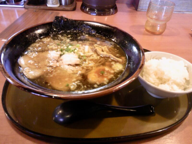 中華麺食房 三宝亭 御所野店 秋田県秋田市御所野 醤油ラーメン しょうゆらーめん 半ライス