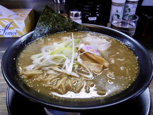 支那そば ほぬや 秋田県秋田市東通 ラーメン 亀正式そば醤油(大)