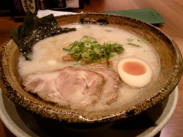 越後秘蔵麺 無尽蔵 だいせん家 秋田県大仙市 豚骨ラーメン 豚骨塩らーめん