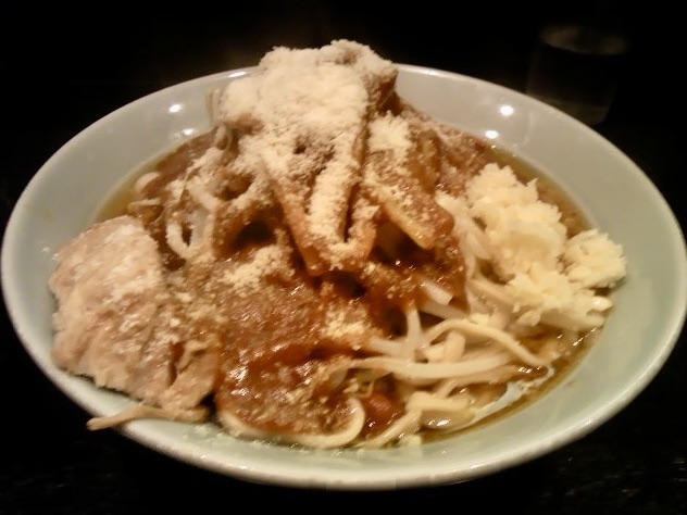 ラーメン マシンガン 秋田県秋田市広面 カレーそば＋粉チーズ