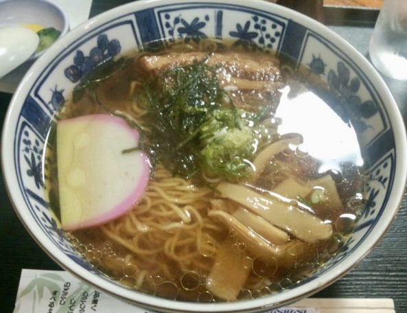 そば味処 やまがた庵 秋田県秋田市高陽 和風醤油ラーメン 清柳麺(せいりゅうめん)