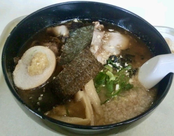 プレコ 秋田県湯沢市 秋田ご当地 油田系ラーメン 背脂マー油 豚骨醤油ラーメン 背油マーユしょうゆ