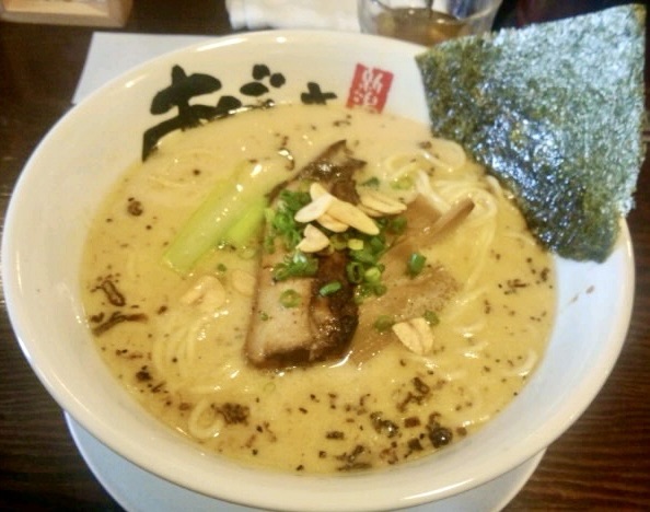 麺屋あごすけ 新潟県上越市 豚骨醤油ラーメン 濁汁麺 正油とんこつらーめん