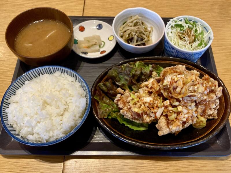 にぐらっと食堂 岩手県盛岡市南仙北 辛ユーリンチー定食 油淋鶏定食 鶏の唐揚げ定食