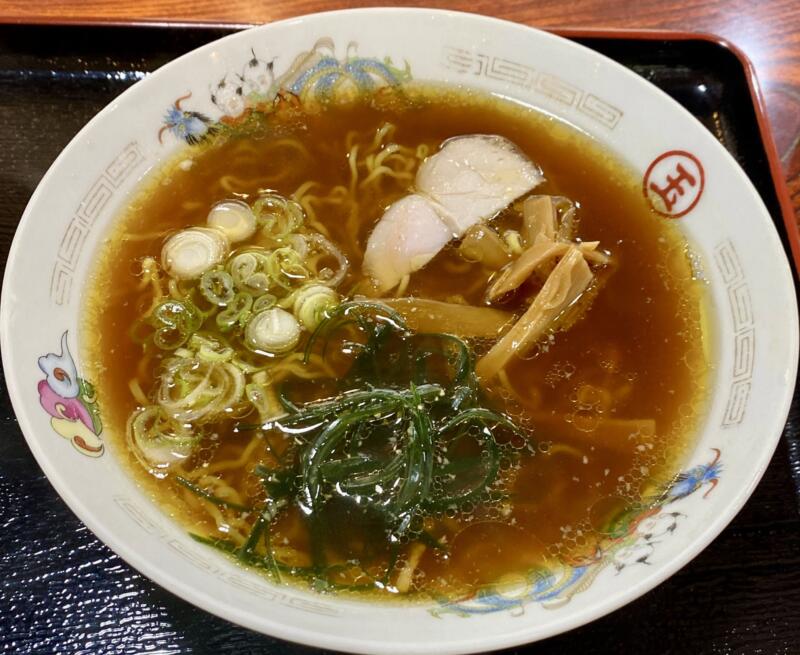 お食事処 丸玉 そば処 まるたま 秋田県横手市中央町 平日ランチ限定 ラーメンセットメニュー 醤油ラーメン 親子丼 小鉢 漬け物