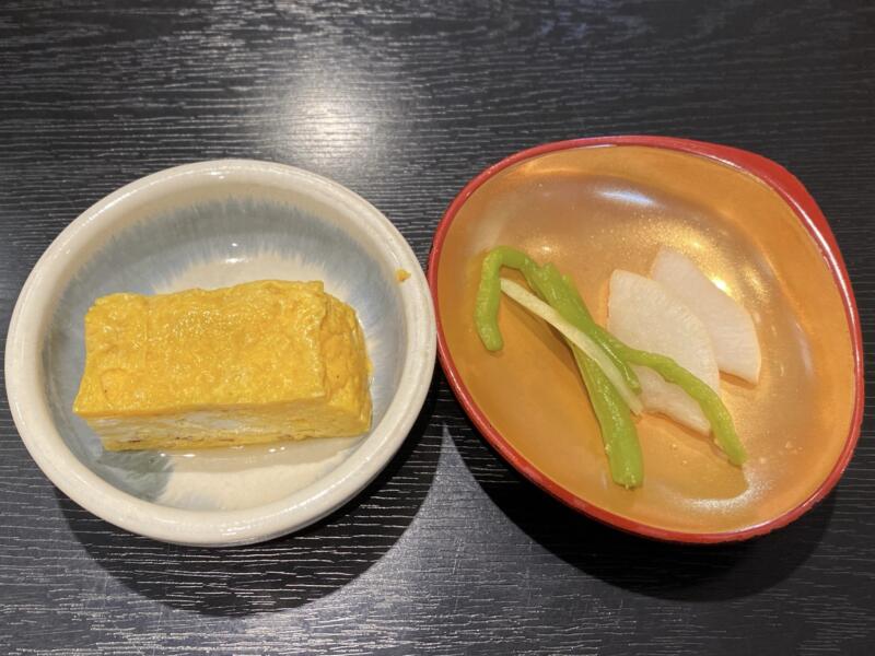 食事処 さくら亭 秋田県にかほ市金浦 にかほ陣屋内 醤油ラーメン 玉子焼き 漬け物