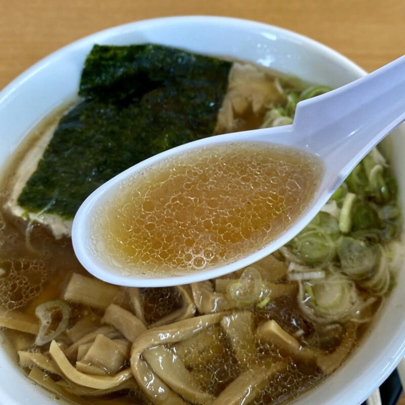 味匠やずや 青森県南津軽郡藤崎町榊 中華そば 小 ケンちゃんラーメンインスパイア 醤油ラーメン スープ