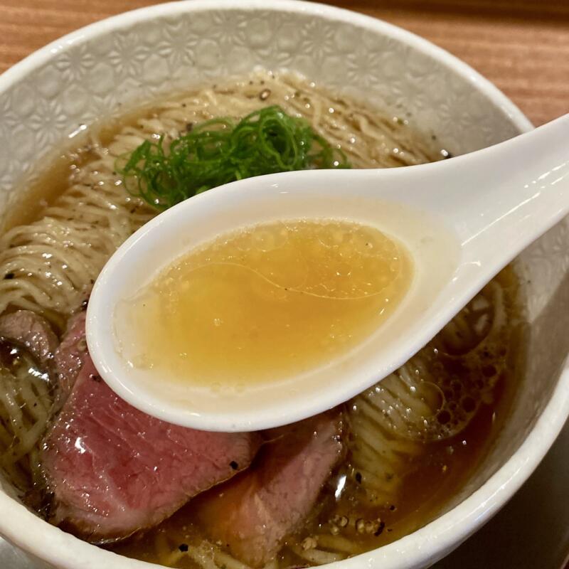 HANDMADE NOODLES YUKI ハンドメイド ヌードルズ ユウキ 秋田県秋田市仁井田 和牛そば 牛骨ラーメン 醤油ラーメン スープ