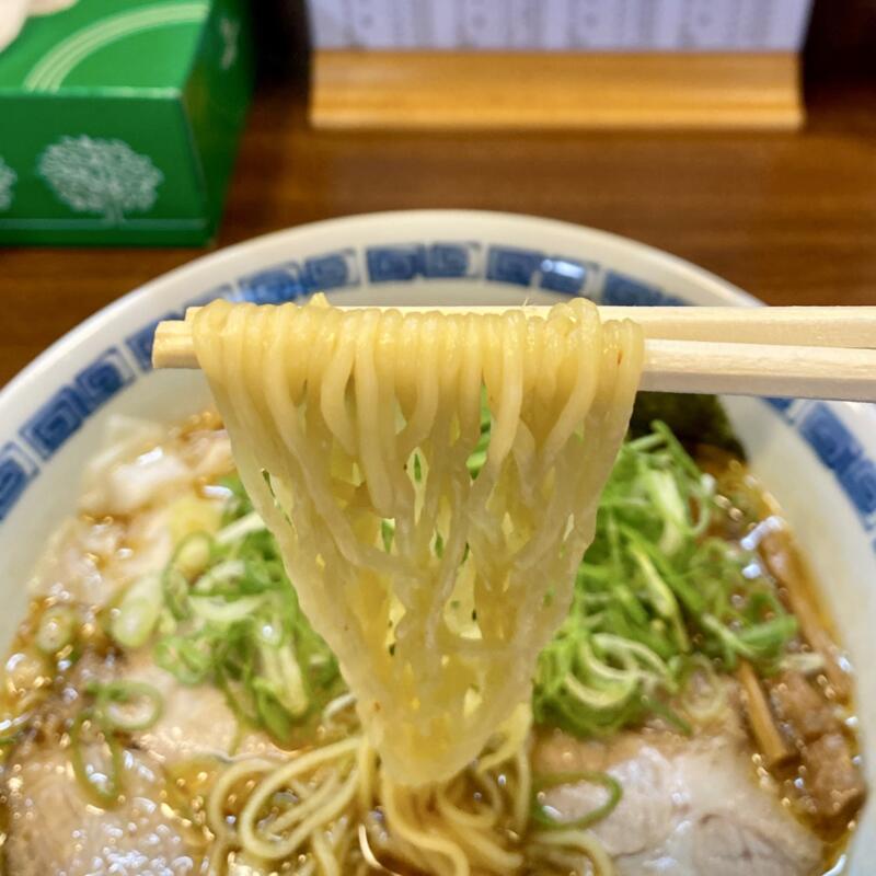 支那そば 泉吹 いぶき 秋田県秋田市泉中央 ドーピング支那そば紅 醤油ラーメン 自家製ラー油 ネギ増し ワンタントッピング 麺