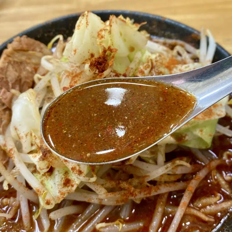 麺屋 羅漢 秋田県横手市条里 羅漢辛痺ラーメン カラシビラーメン 3辛 3痺 ラーメン二郎インスパイア ニンニク少なめ スープ