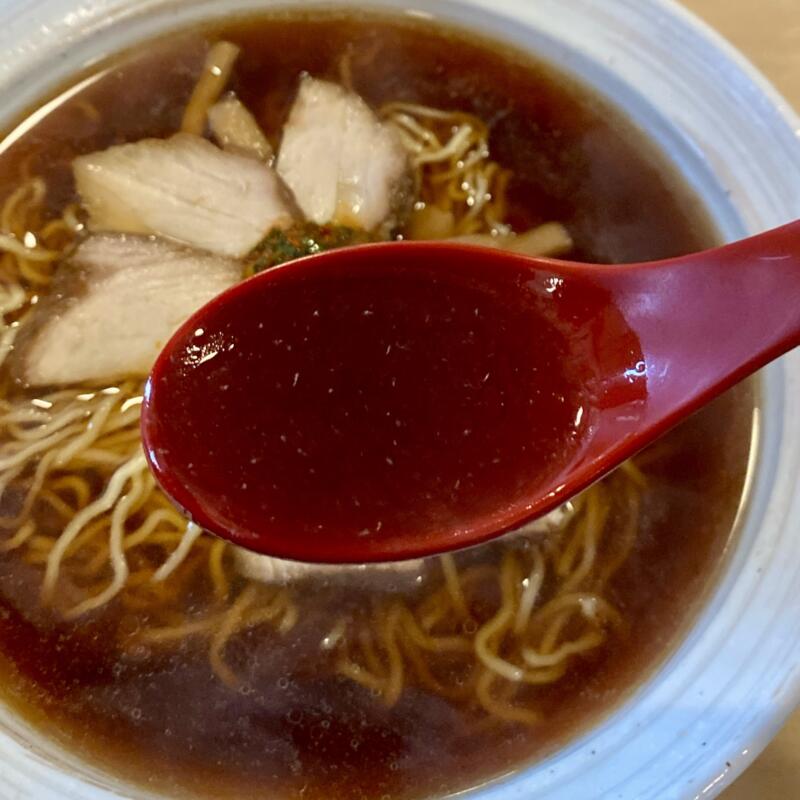 らーめん小江戸 こえど 秋田県秋田市泉中央 秋田ご当地 江戸系ラーメン 並 チャーシュー盛 辛醤油ラーメン チャーシューメン スープ