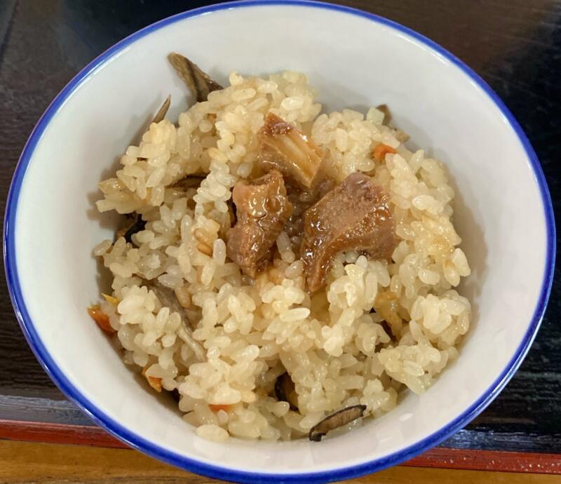 京にしき 森の駅店 秋田県仙北市田沢湖卒田 煮干しラーメンセット 鶏めし