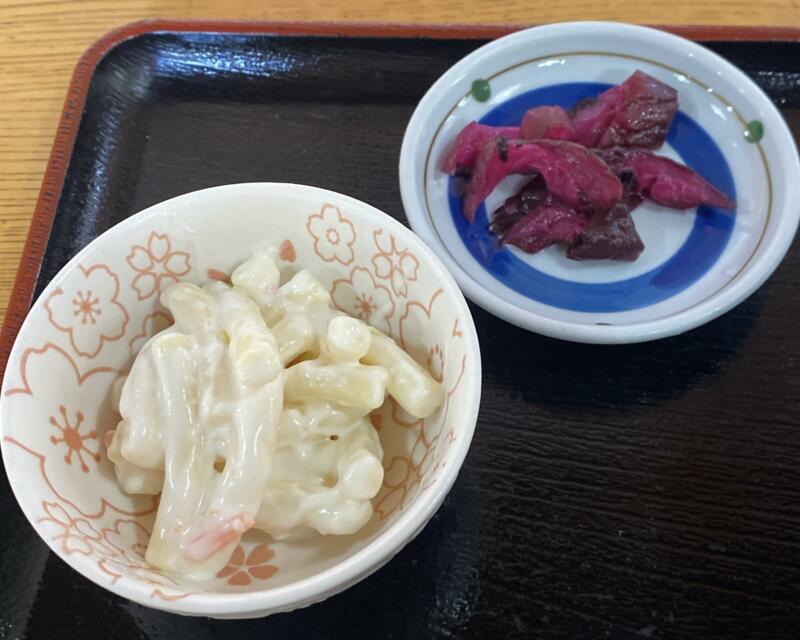 京にしき 森の駅店 秋田県仙北市田沢湖卒田 煮干しラーメンセット 小鉢 マカロニサラダ 漬け物 柴漬け