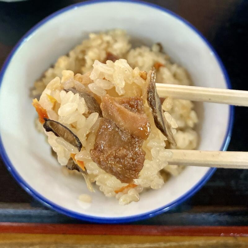 京にしき 森の駅店 秋田県仙北市田沢湖卒田 煮干しラーメンセット 鶏めし