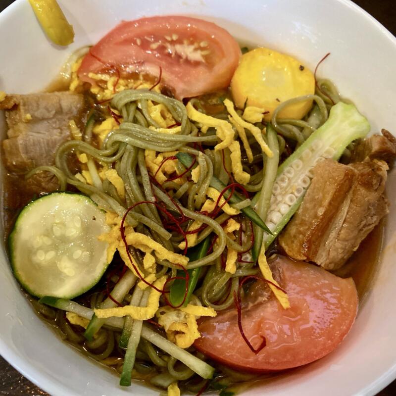 カフェ ネノリア cafe nenoria 秋田県大仙市協和船岡 えごま麺の冷やし中華 ぶっかけ麺 混ぜる