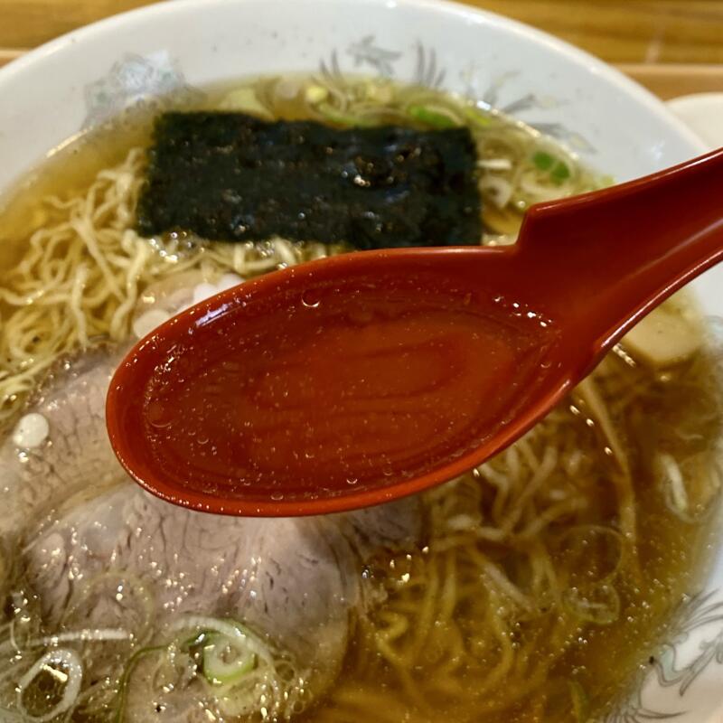 ラーメン すがい 山形県東置賜郡高畠町 山形ご当地 米沢ラーメン 醤油ラーメン スープ