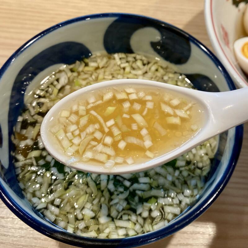 水原製麺 宮城県仙台市青葉区一番町 小池グループ 暖簾分け店 ちょっとずつ鰹昆布水つけ麺 つけ汁 スープ